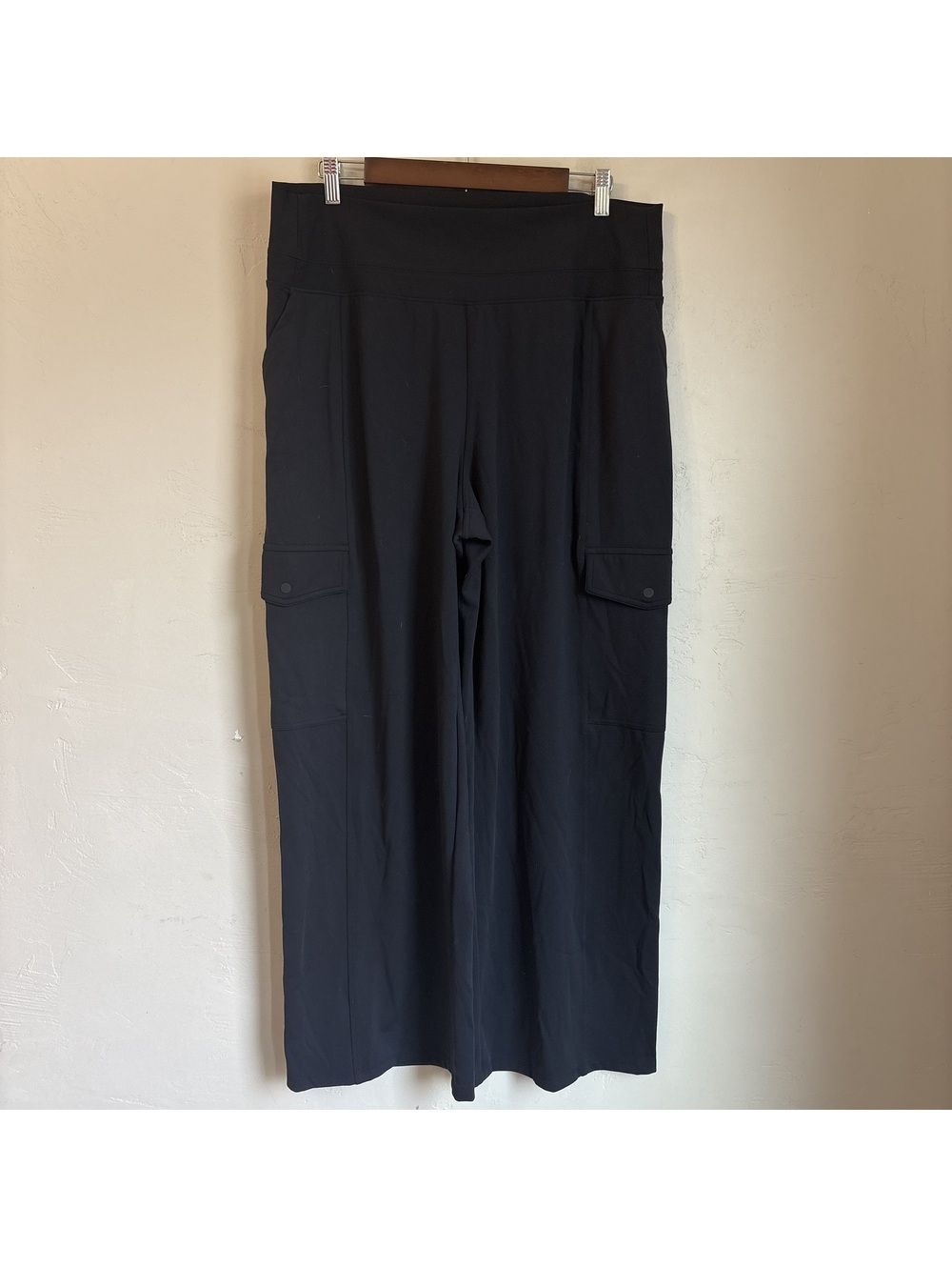 Athleta Venice High Rise Wide Leg Cargo Pants Black Size XL Wide-Leg Utility - Picture 3 of 5
